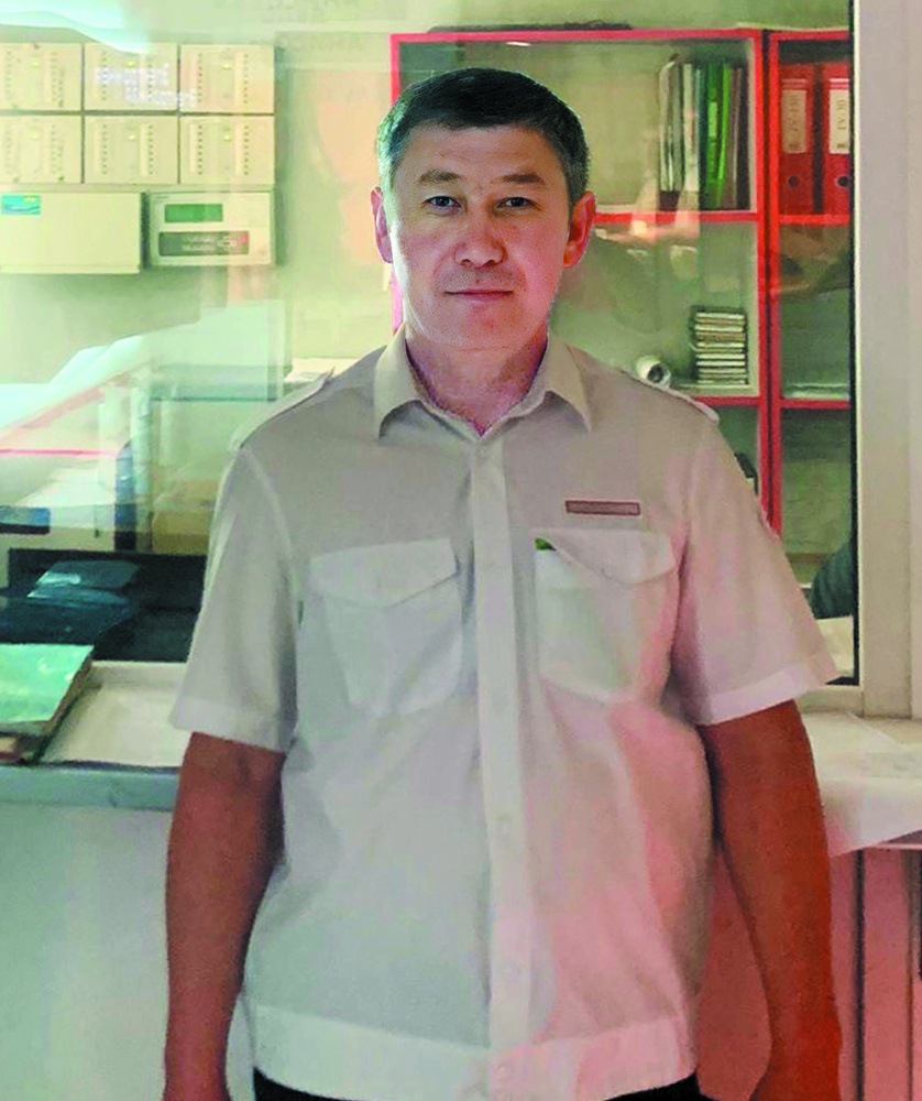 Батыр Ситяков, машинист моторвагонного депо Анисовка.jpg