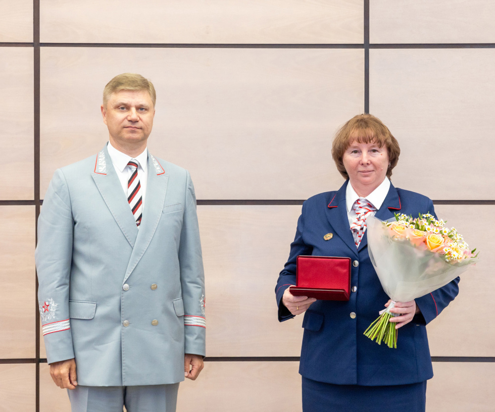 Рамила Карсакова - дежурная по парку станции Тайшет.jpg